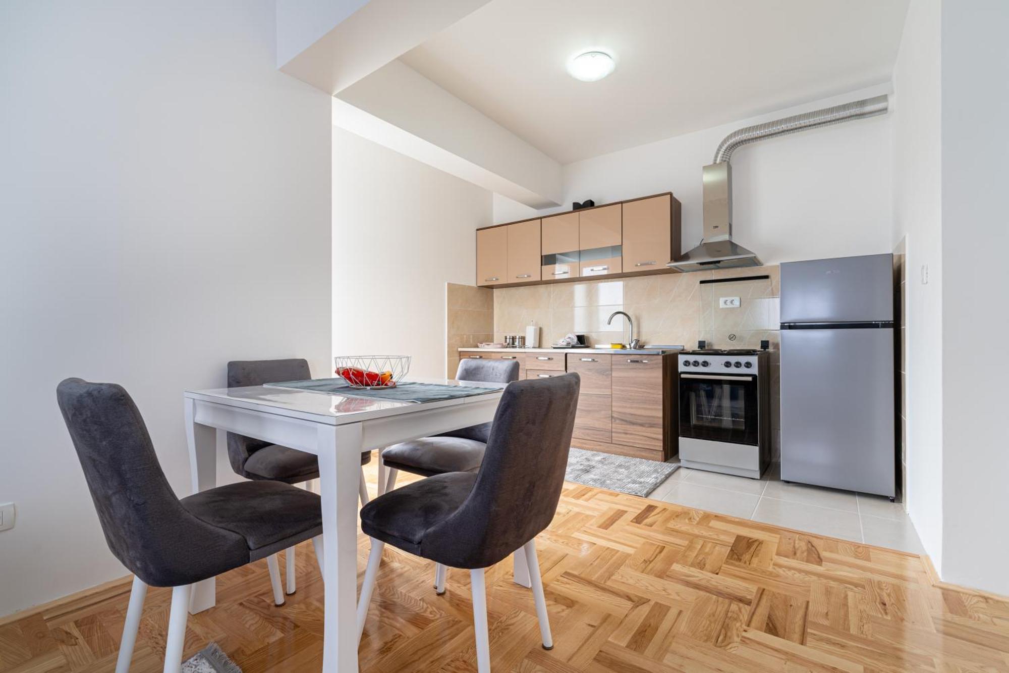 شقة Tuski Put Apartman بودغوريتْسا المظهر الخارجي الصورة