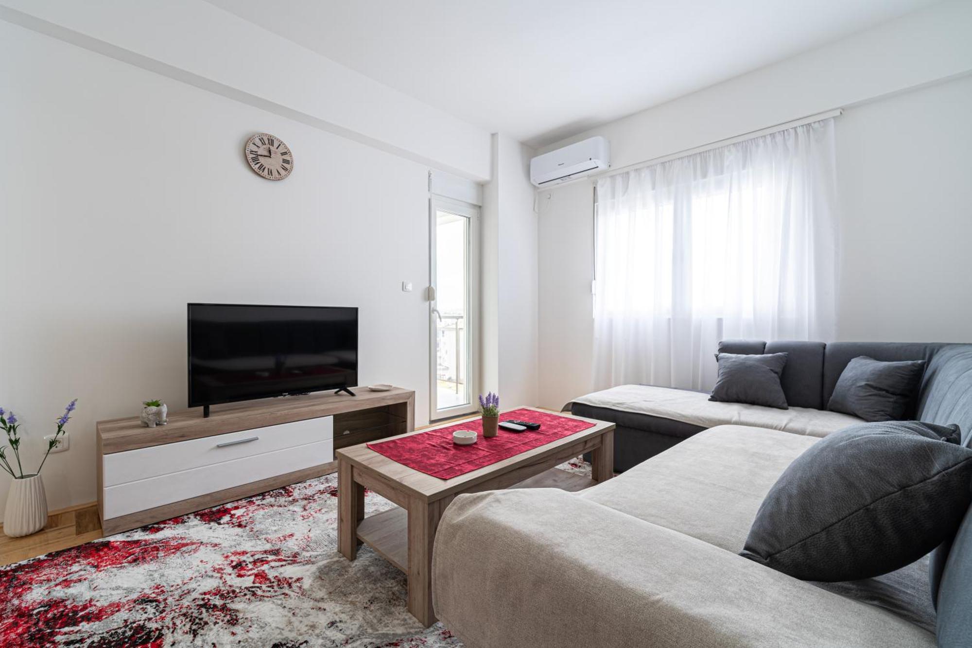 شقة Tuski Put Apartman بودغوريتْسا المظهر الخارجي الصورة
