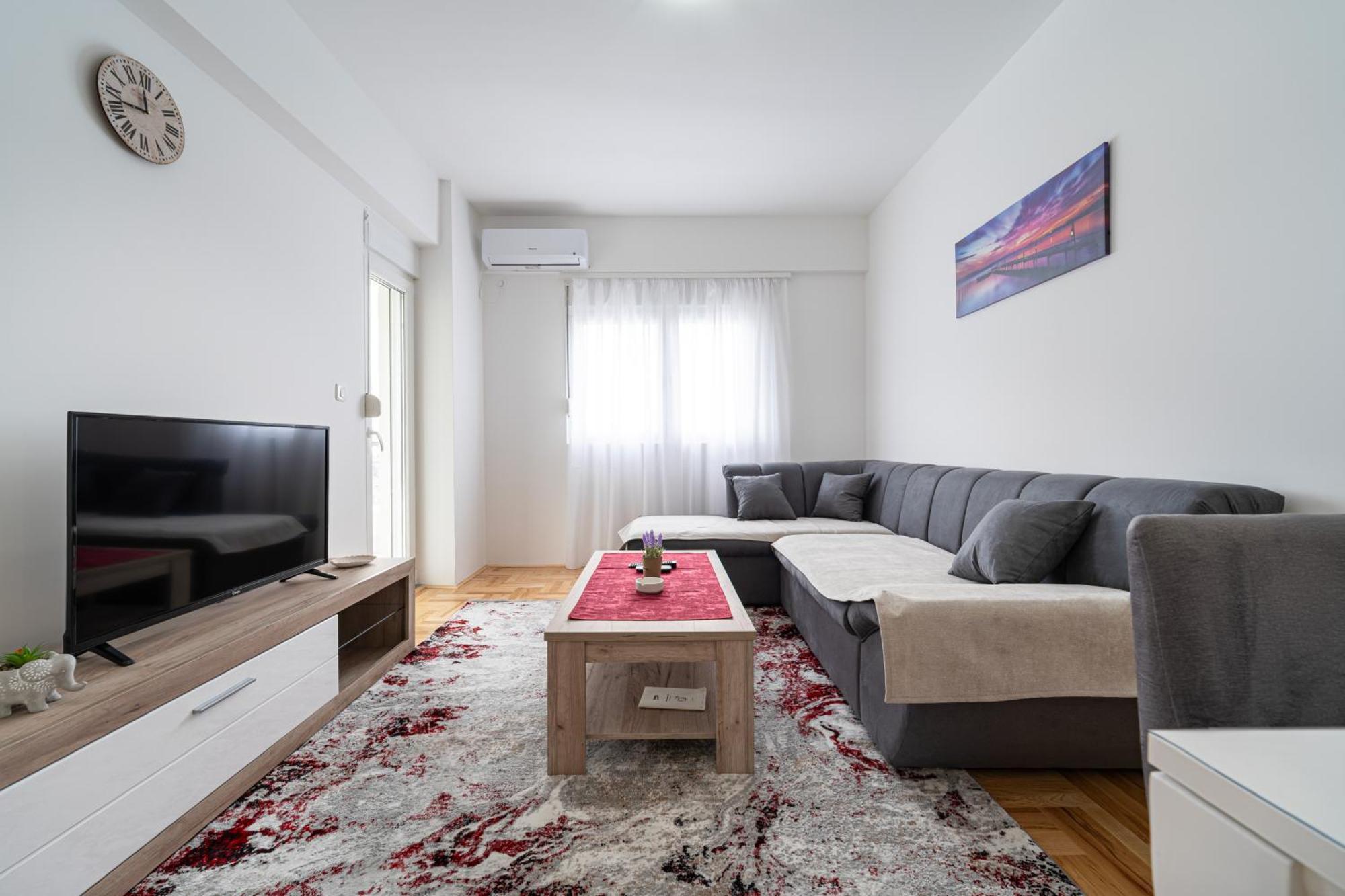 شقة Tuski Put Apartman بودغوريتْسا المظهر الخارجي الصورة